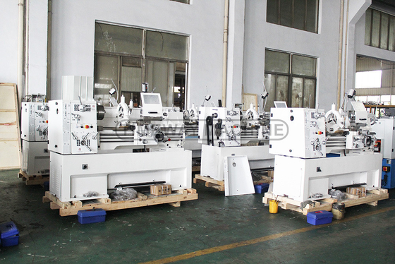 400-800mm Swing Taper του μανδύα tailstock MT4 οριζόντια ακρίβεια Gap κρεβάτι μεταλλικό ελαστικό