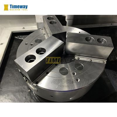 Μεσαίου μεγέθους κατακόρυφο κέντρο στροφής στροφής μηχανή CNC για εργοστάσιο παραγωγής