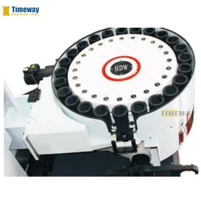 1300mm Τραπέζι Ταξίδι υψηλής ακρίβειας κάθετο κέντρο επεξεργασίας για την προηγμένη επεξεργασία