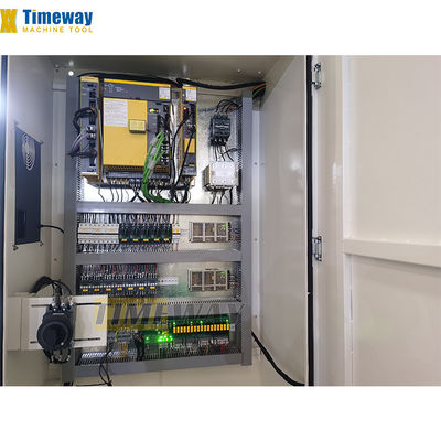 Μεταλλική μηχανή CNC με δυναμική επεξεργασίας βαρέων βαρών και 700 mm Table Travel Z