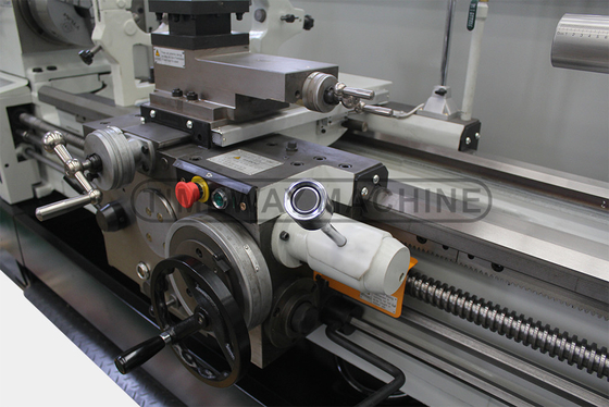 Μεταλλικό Γύρισμα BL-500C/2000 με 36-1600 στροφές ανά λεπτό ταχύτητα περιστροφής και 500 swing over bed