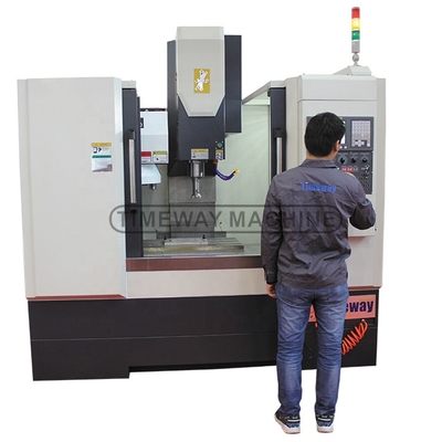 Μηχανή αλεξίπτωσης CNC VMC650G με μέγεθος τραπεζιού 1000*420mm Timeway 3 Axis Vertical Made