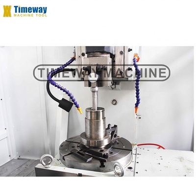 Μικρό τύπου CNC κάθετη μηχανή τρύπησης 460*320mm Εργασιακό τραπέζι Ταξίδι KND1000M Έλεγχος