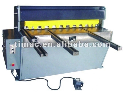 6mm Max. Κόψιμο πάχος Μεταλλική μηχανή κούρεμας PS-6x2500 με 1