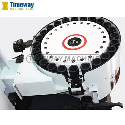 1360x700mm Μέγεθος τραπεζιού VMC Heavy Duty CNC Vertical Machining Center με 24 εργαλεία ATC