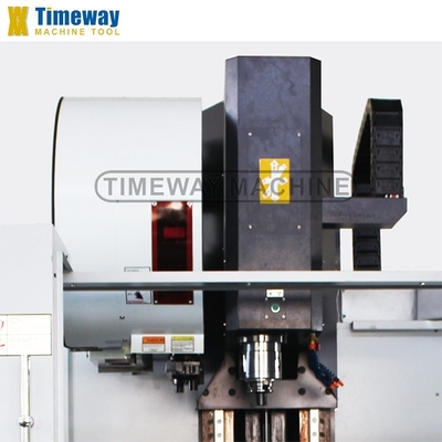 1360x700mm Μέγεθος τραπεζιού VMC Heavy Duty CNC Vertical Machining Center με 24 εργαλεία ATC