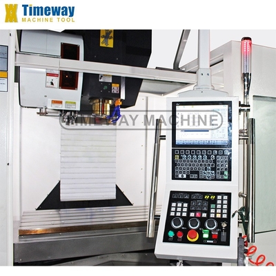 1360x700mm Μέγεθος τραπεζιού VMC Heavy Duty CNC Vertical Machining Center με 24 εργαλεία ATC
