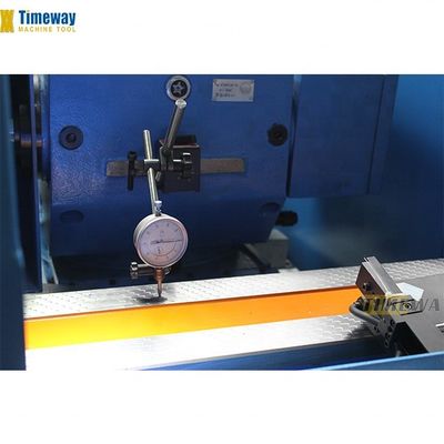 Μηχανή ακρίβειας κυλινδρικής άλεσης με βάρος 3000KG και μήκος άλεσης 500mm Max