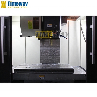 GSK/Fanuc/Siemens Control 3 Axis Vertical Machining Center με διαδρομή πίνακα 1100mm X